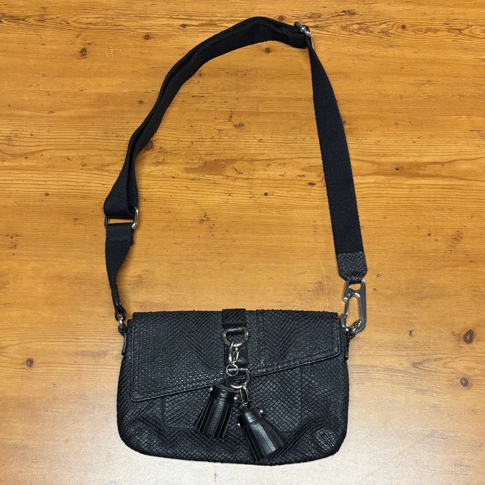 LAMB Gwen Stefani Black Textured Leather Crossbody Purse w/Tassels